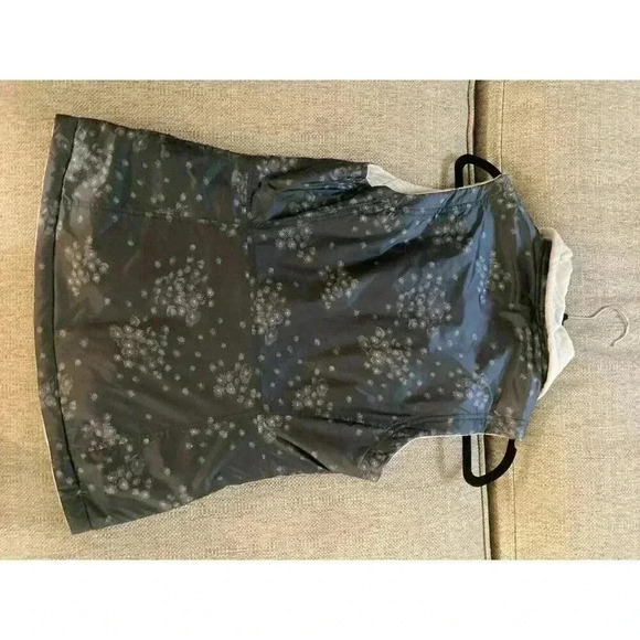 Mountain Hardwear Vest Women’s Reversible Snowflake Pattern XS/S sku047 - Picture 7 of 7